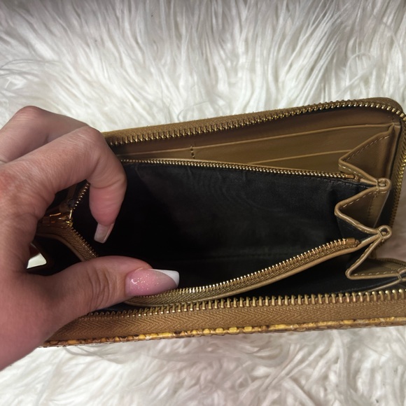 Gucci Python Long Zippy Wallet, authentic - Picture 10 of 11